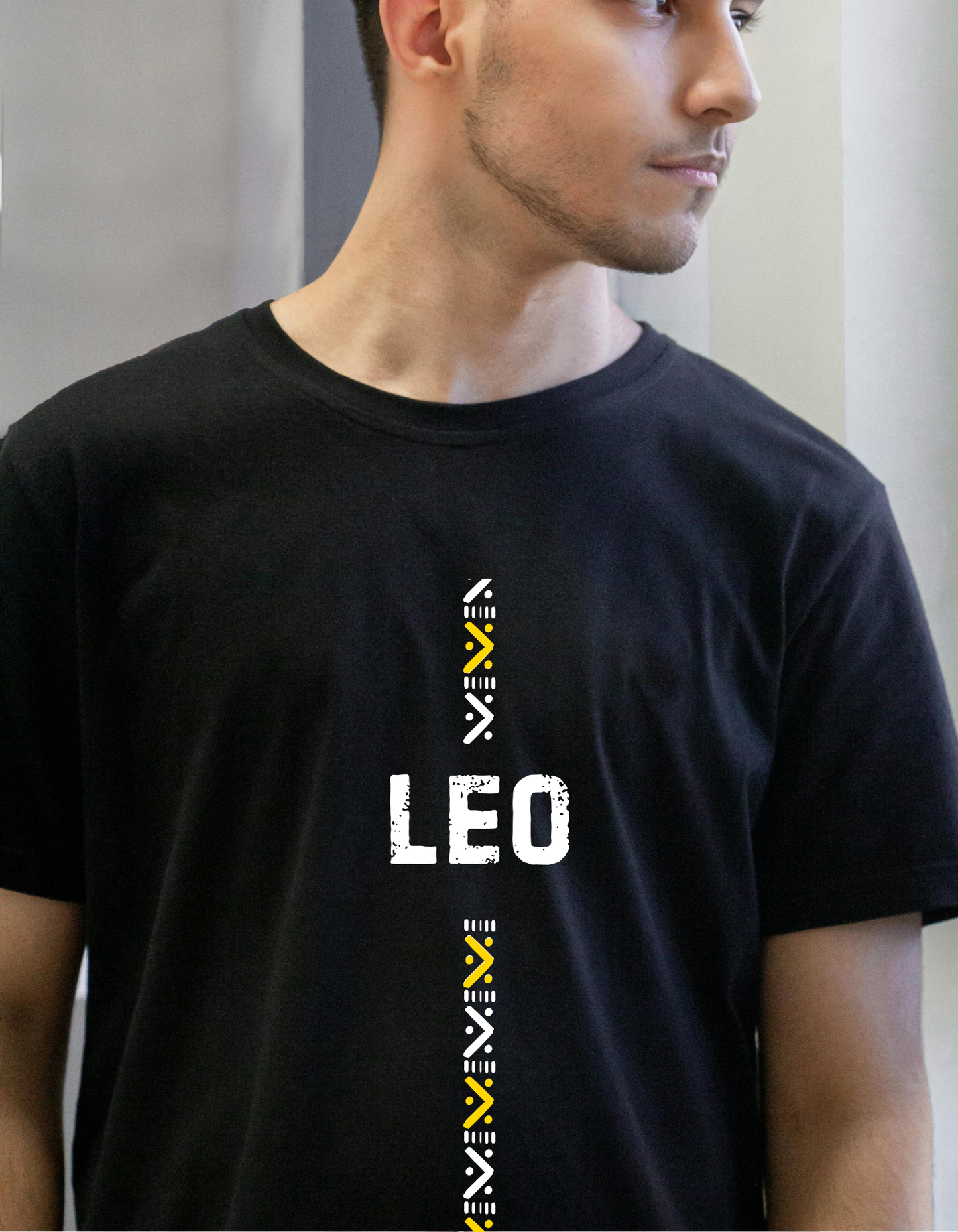 LEO - Unisex Oversized T-Shirt
